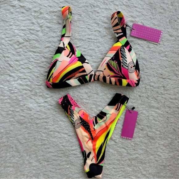 NWT OneOne Swimwear Bikini SET Bali Print Black Jesse Kameron Small New Cheeky - Picture 4 of 5